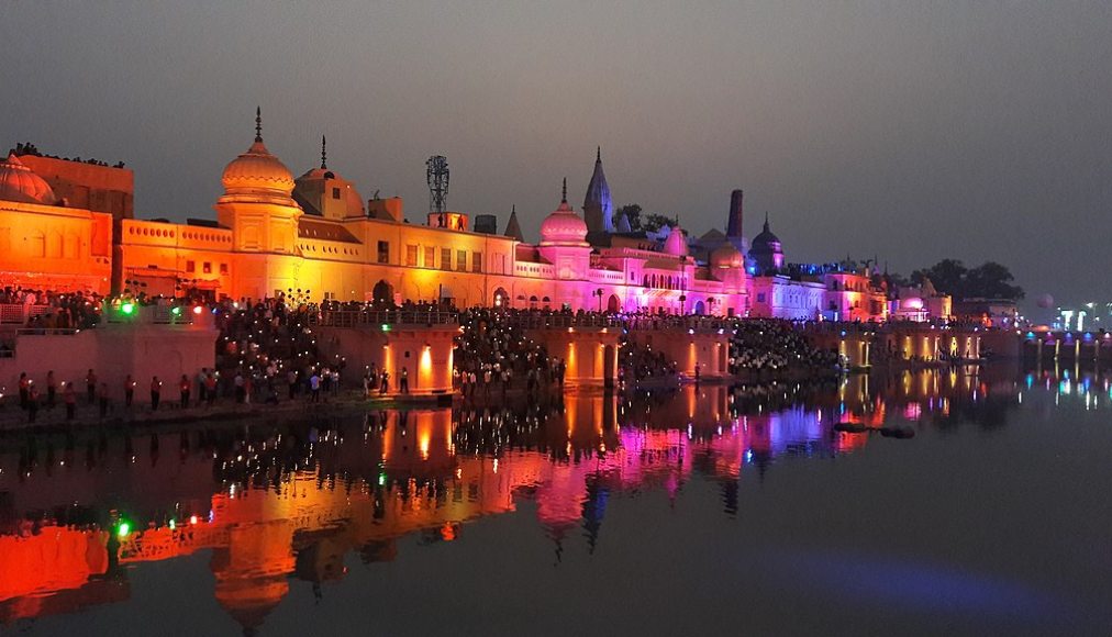 Diwali à Ayodhya / ©रूही, CC BY-SA 4.0 Wikimedia Commons