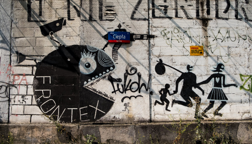 Graffiti anti Frontex sur un mur en Pologne / ©Flickr/Jeremy Brooks