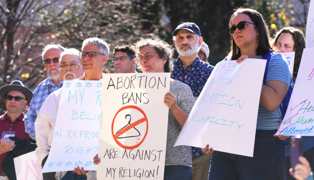 Un groupe de 100 rabbins manifestent pour le droit à l&#039;avortement, le 9 novembre 2022. / RNS
