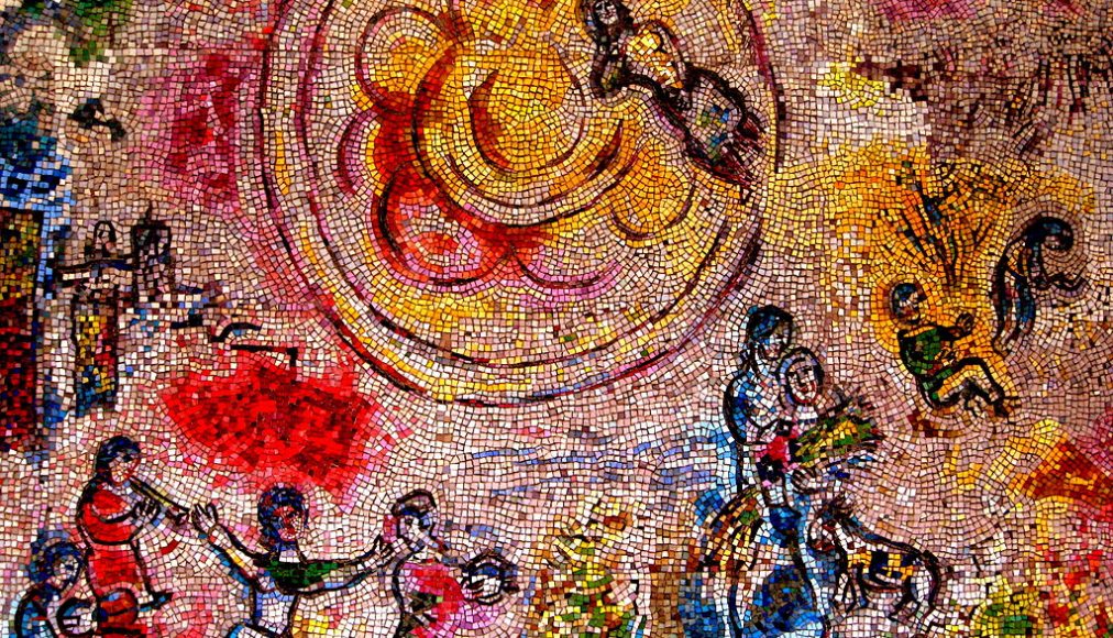 Mosaïque &quot;Les quatre saisons&quot; de Marc Chagall (1974) / ©Peterfitzgerald, CC BY-SA via Wikimedia Commons