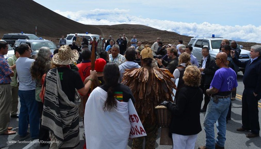 Habitants de Mauna Kea protestant contre la construction d&#039;un téléscope géant / ©Flikr/Occupy Hilo/CC BY-SA 2.0
