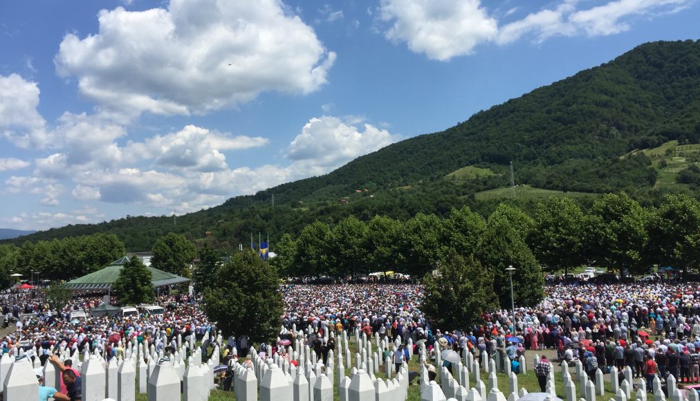 20&#039;000 personnes réunies au Mémorial de Potočari / LV