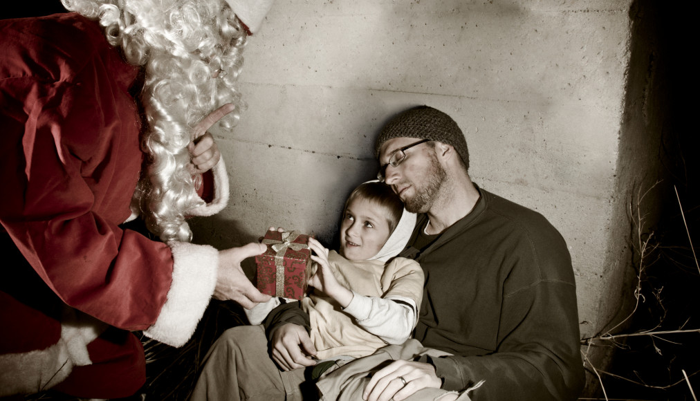 Noël loin des siens, à la rue ou en prison, est-ce vraiment Noël? / IStock