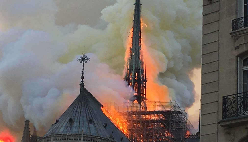 Incendie de Notre Dame / CC(by-sa) Antoninnnnn, Wikimédias. Recadré.