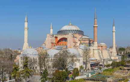 Istanbul, la mosquée Sainte-Sophie victime de son succès. / ©Arild Vågen, CC BY-SA 3.0 Wikimedia Commons