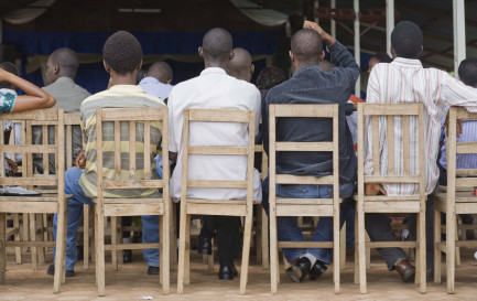 Chrétiens assistant à un culte d&#039;une église du Burundi / IStock
